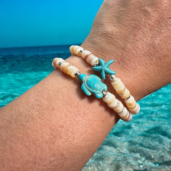 Turquoise and Beige Sea Turtle Bracelet - Picture 3 of 4